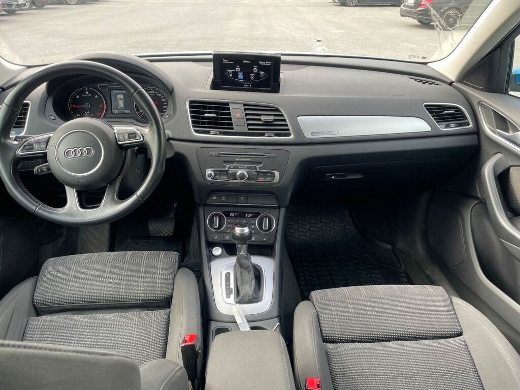 Audi Q3 2018 Sininen