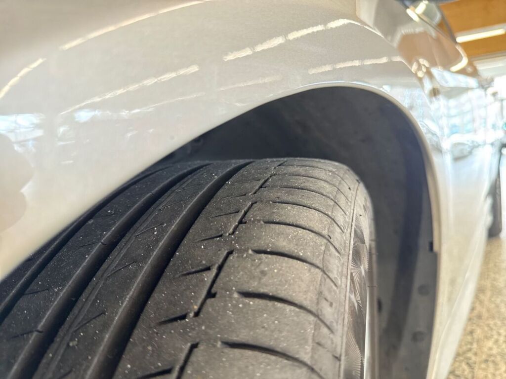Ford Focus 2018 Metallinhohto Hopea (Moondust Silver)