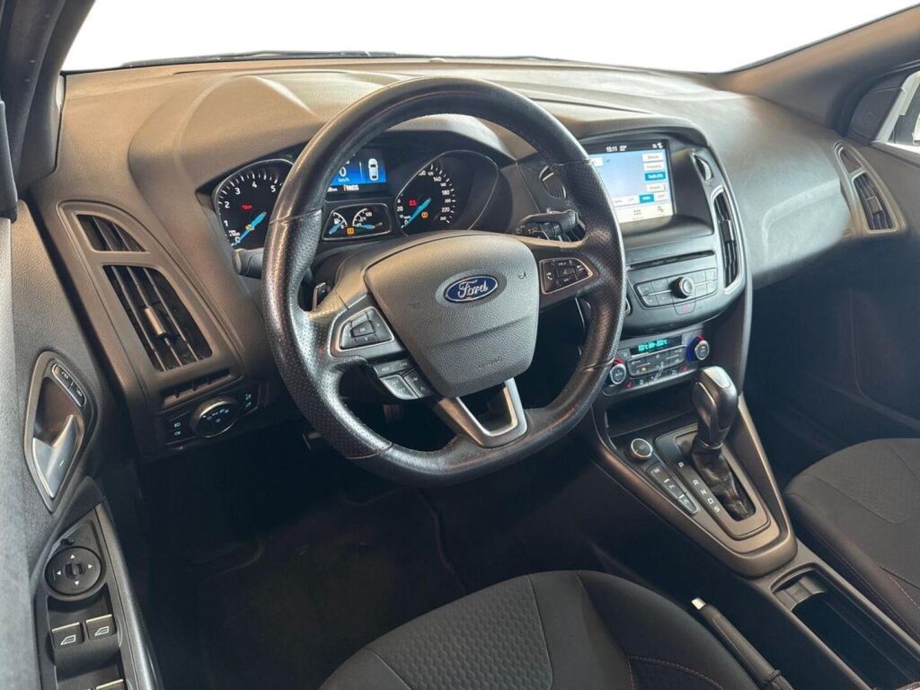 Ford Focus 2018 Metallinhohto Hopea (Moondust Silver)