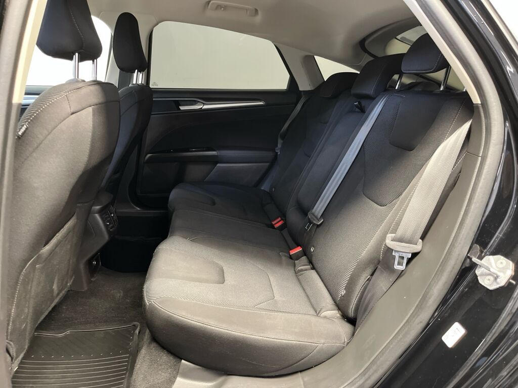 Ford Mondeo 2018 Musta