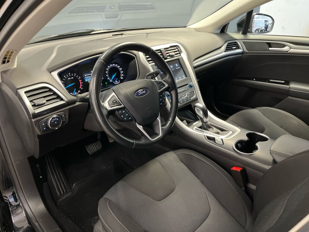 Ford Mondeo 2018 Musta