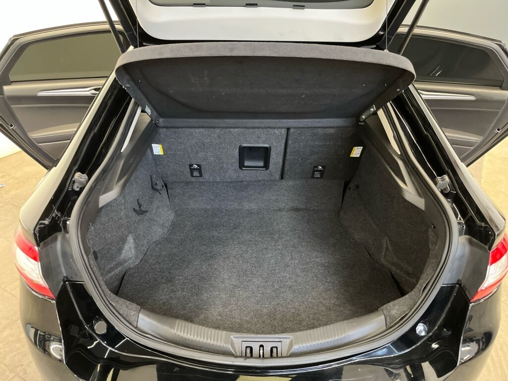 Ford Mondeo 2018 Musta