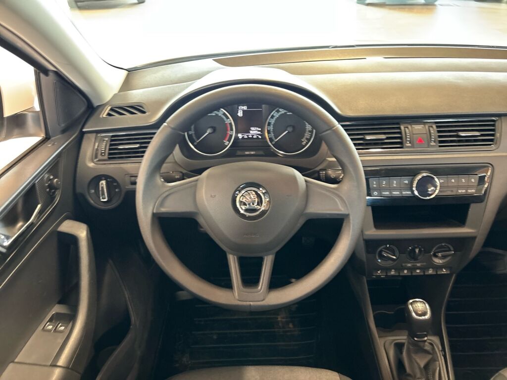 Skoda Rapid 2018 Valkoinen