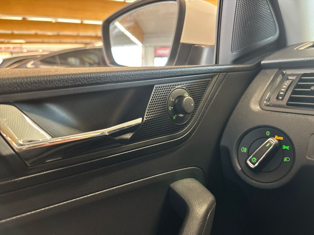Skoda Rapid 2018 Valkoinen