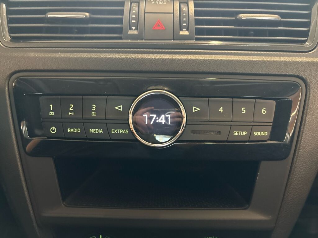 Skoda Rapid 2018 Valkoinen
