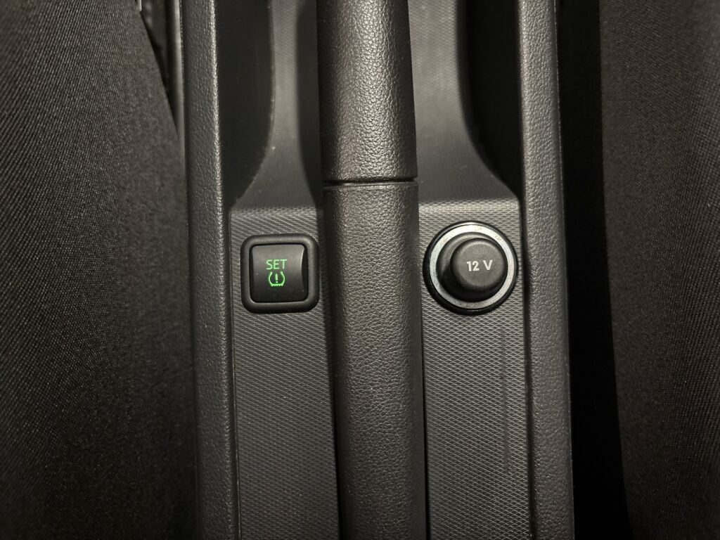 Skoda Rapid 2018 Valkoinen