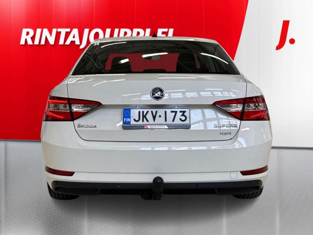 Skoda Superb 2018 Valkoinen