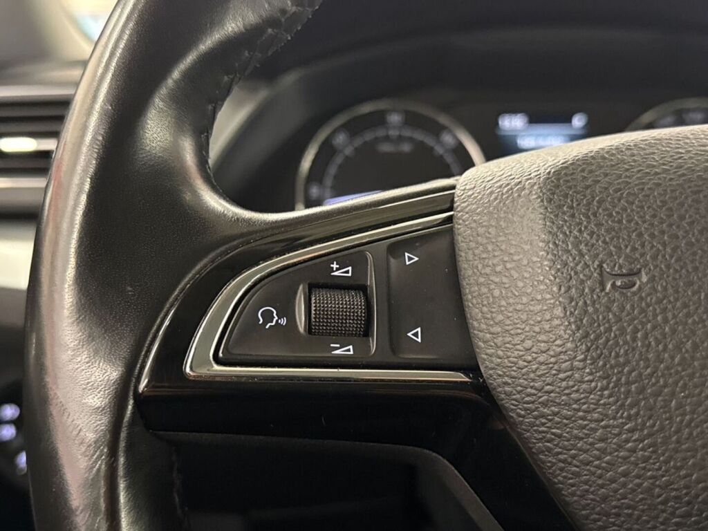 Skoda Superb 2018 Valkoinen