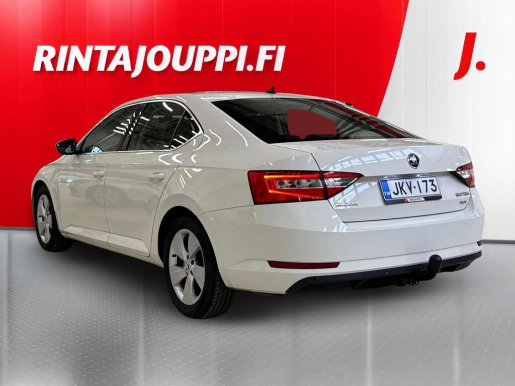 Skoda Superb 2018 Valkoinen