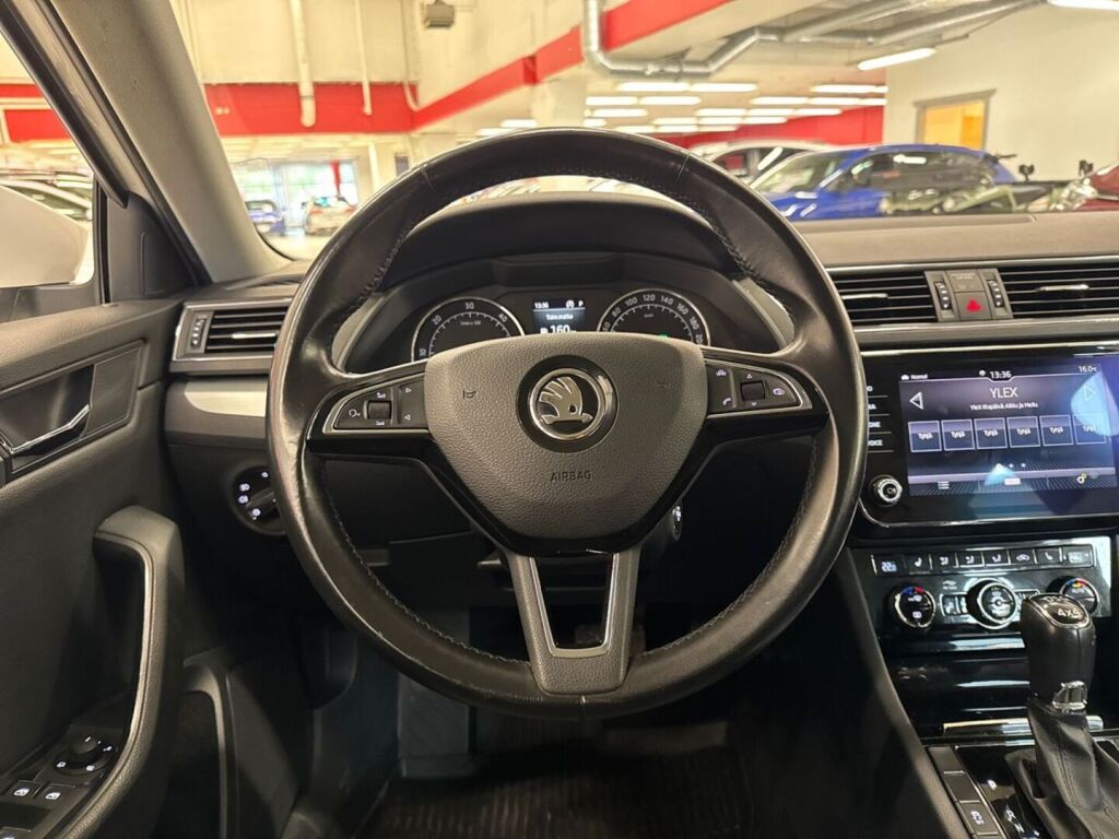 Skoda Superb 2018 Valkoinen