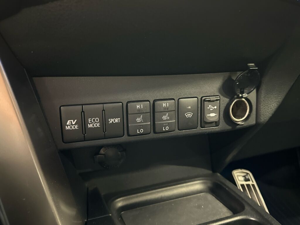 Toyota RAV4 2018 Musta