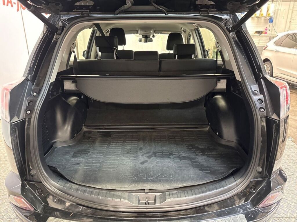Toyota RAV4 2018 Musta