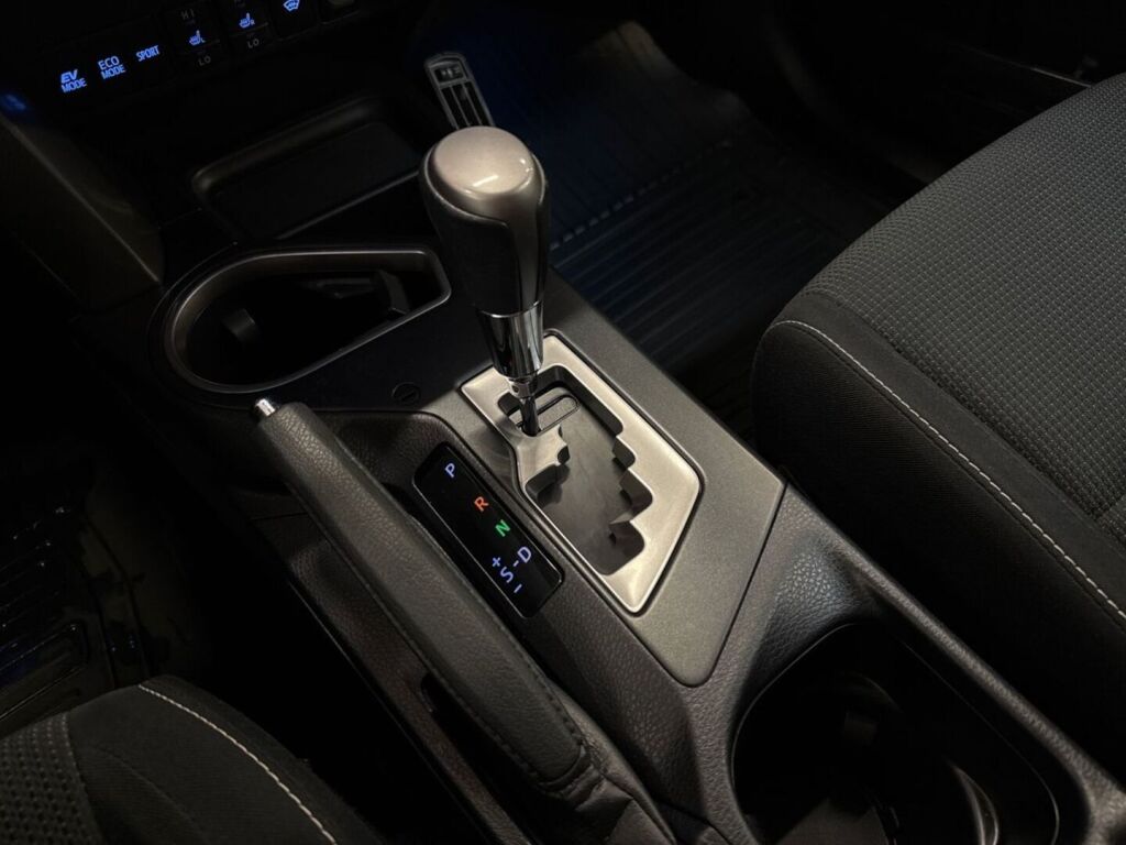 Toyota RAV4 2018 Musta