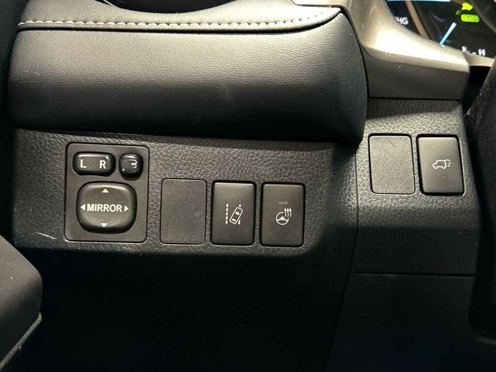 Toyota RAV4 2018 Musta