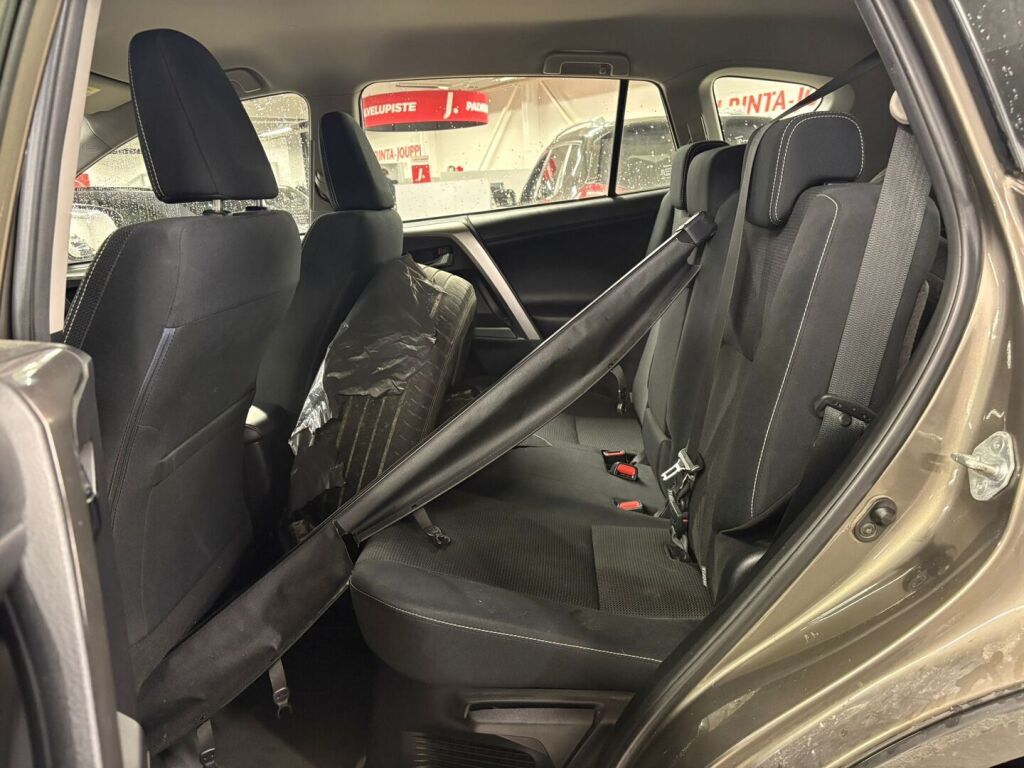 Toyota RAV4 2018 Ruskea (beige)