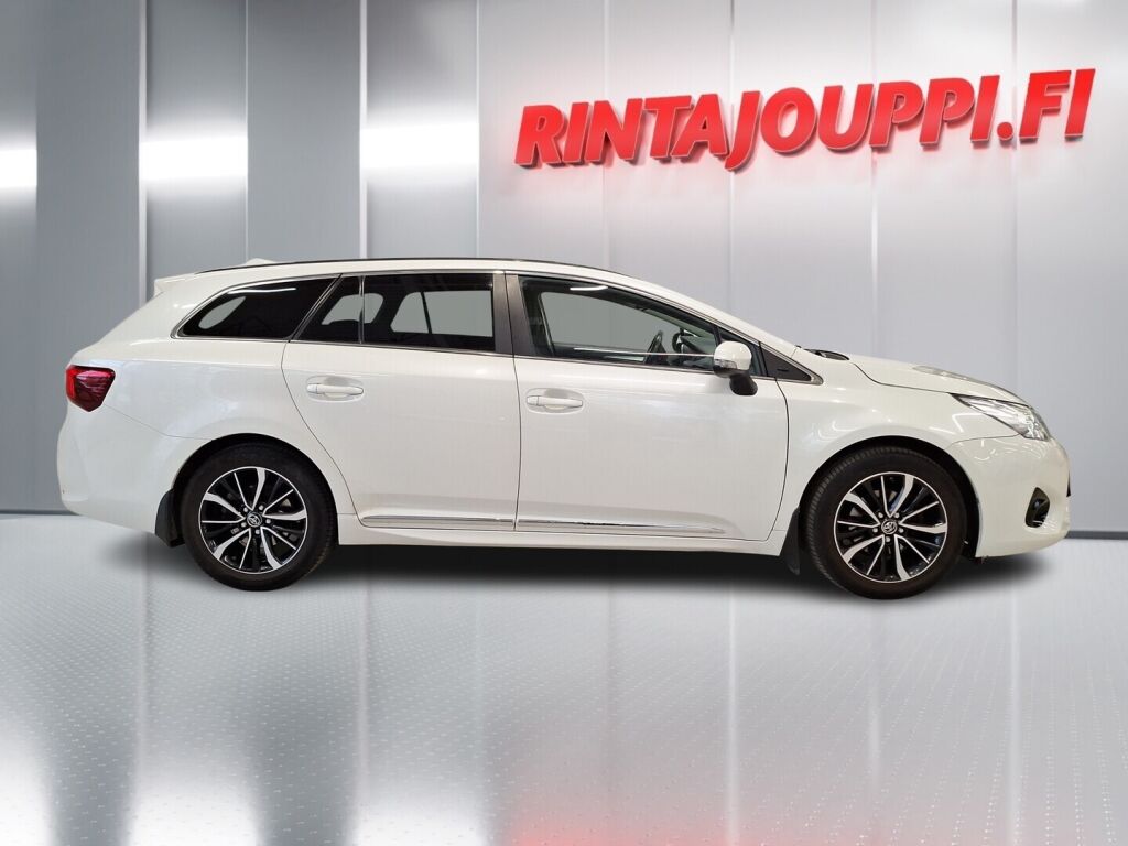 Toyota Avensis 2018 Valkoinen