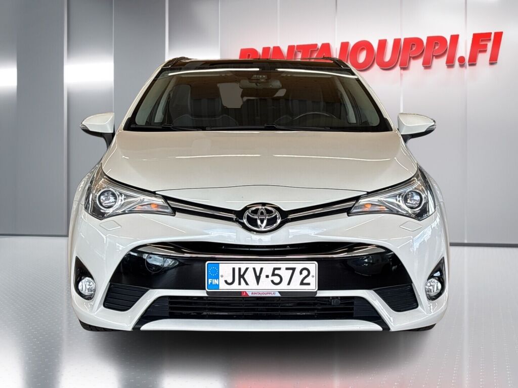Toyota Avensis 2018 Valkoinen