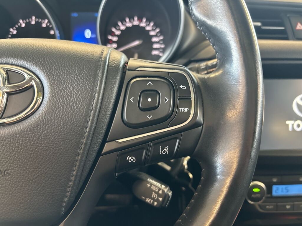 Toyota Avensis 2018 Valkoinen