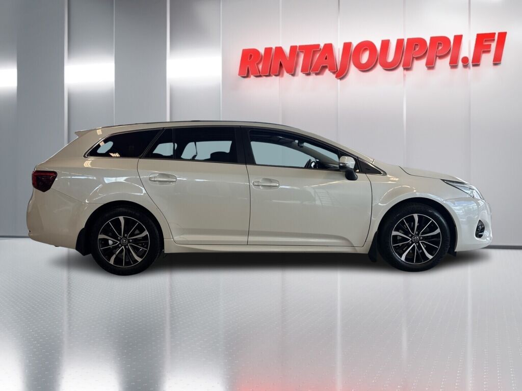 Toyota Avensis 2018 Valkoinen