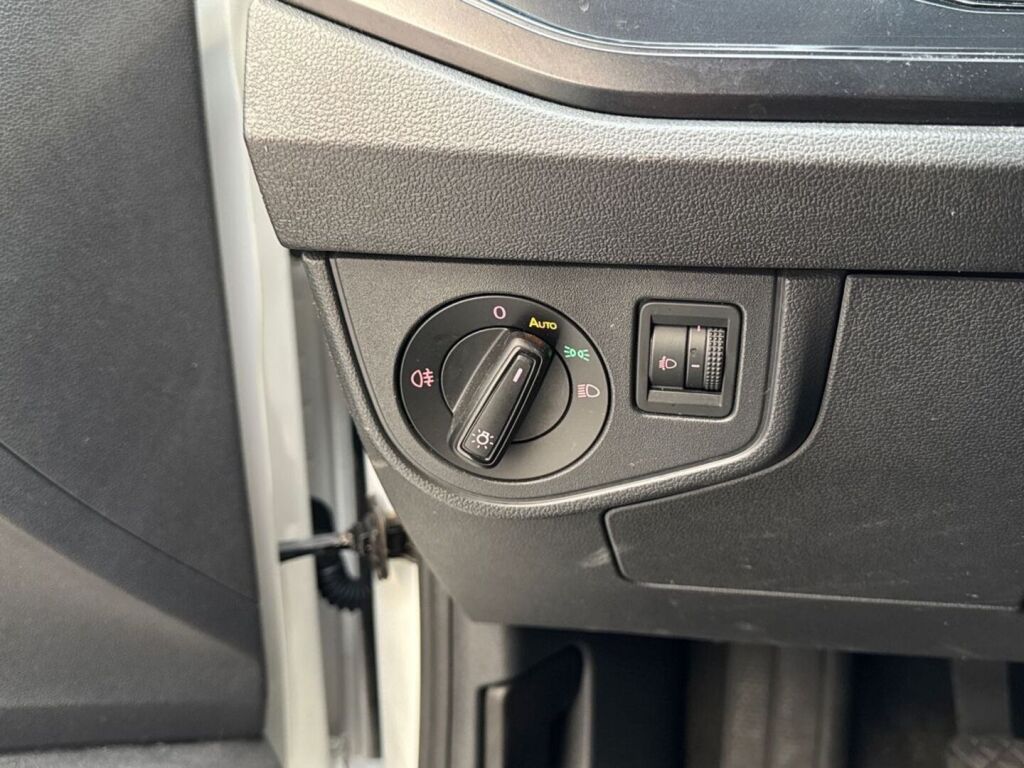 Volkswagen Polo 2018 Valkoinen