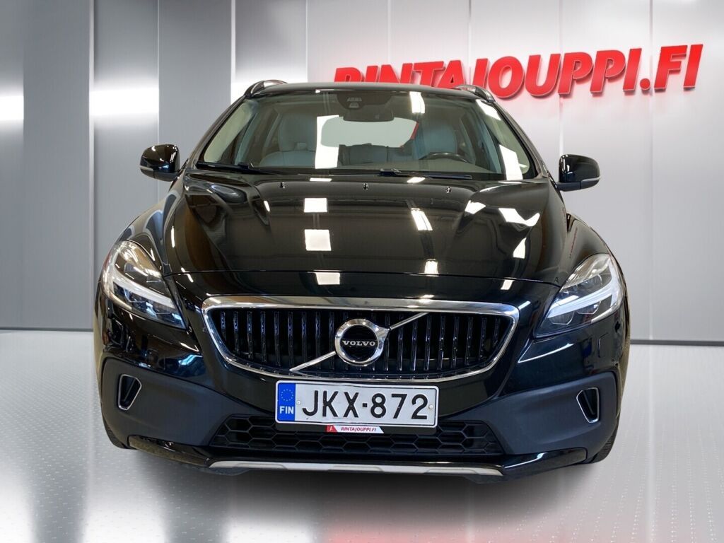 Volvo V40 Cross Country 2018 Musta