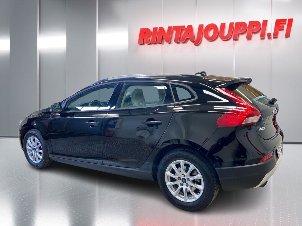 Volvo V40 Cross Country 2018 Musta