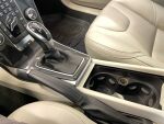 Volvo V40 Cross Country 2018 Musta