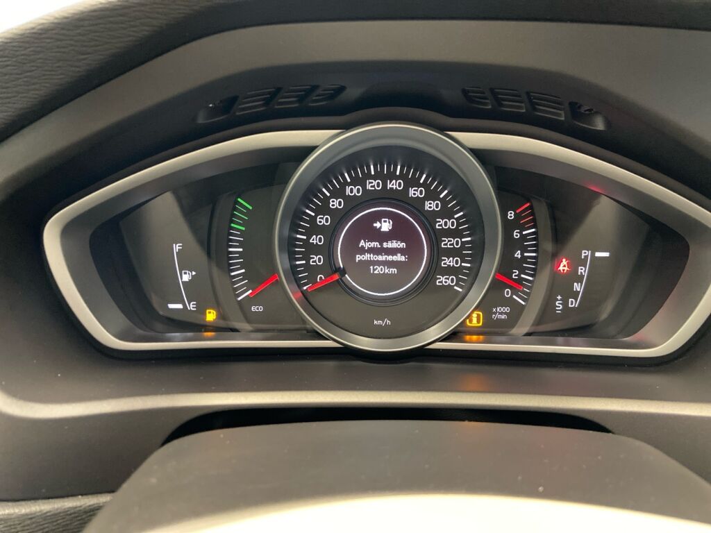 Volvo V40 Cross Country 2018 Musta