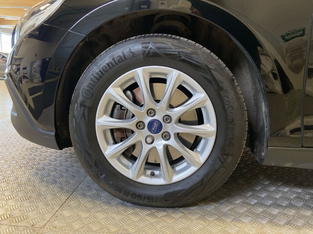 Volvo V40 Cross Country 2018 Musta