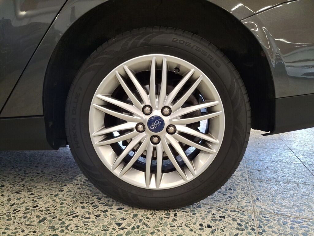 Ford Focus 2018 Harmaa