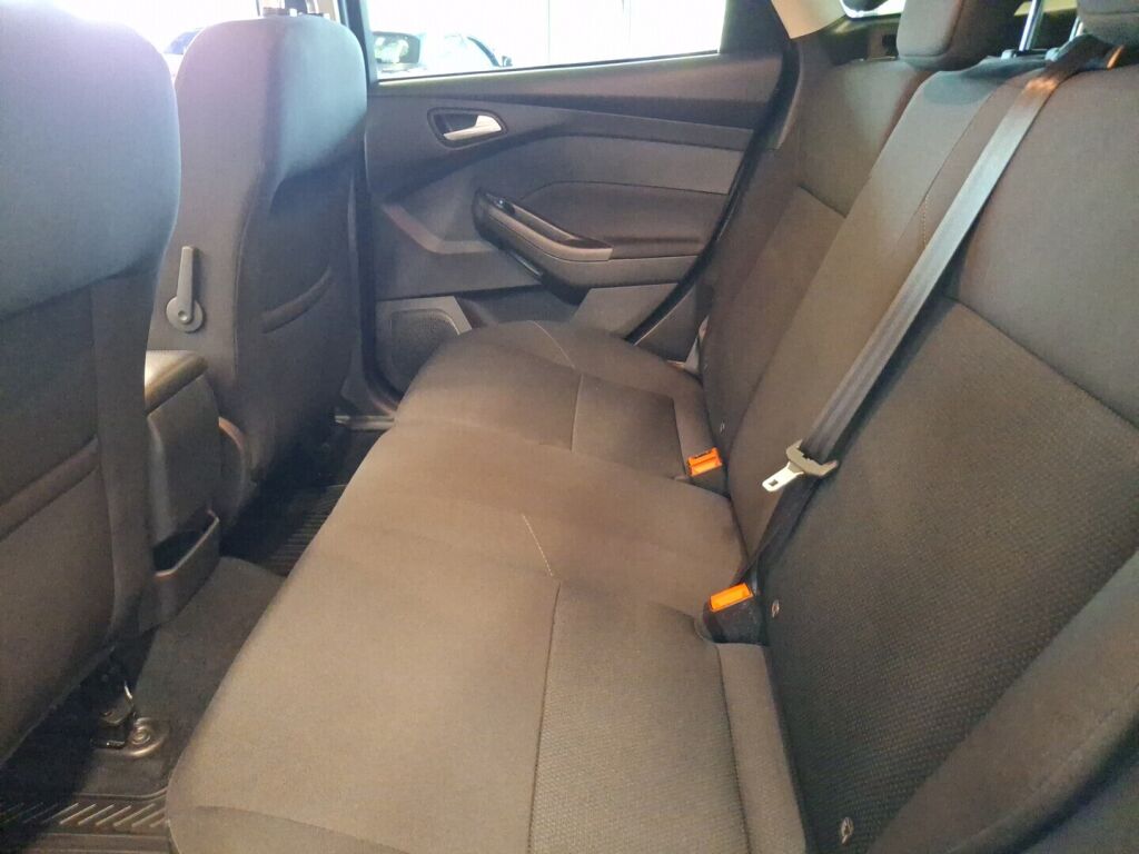 Ford Focus 2018 Harmaa