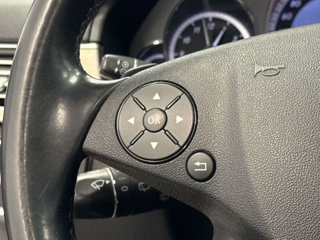 Mercedes-Benz E 2010 Harmaa