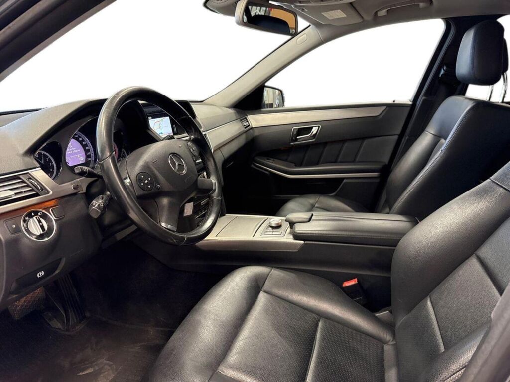 Mercedes-Benz E 2010 Harmaa