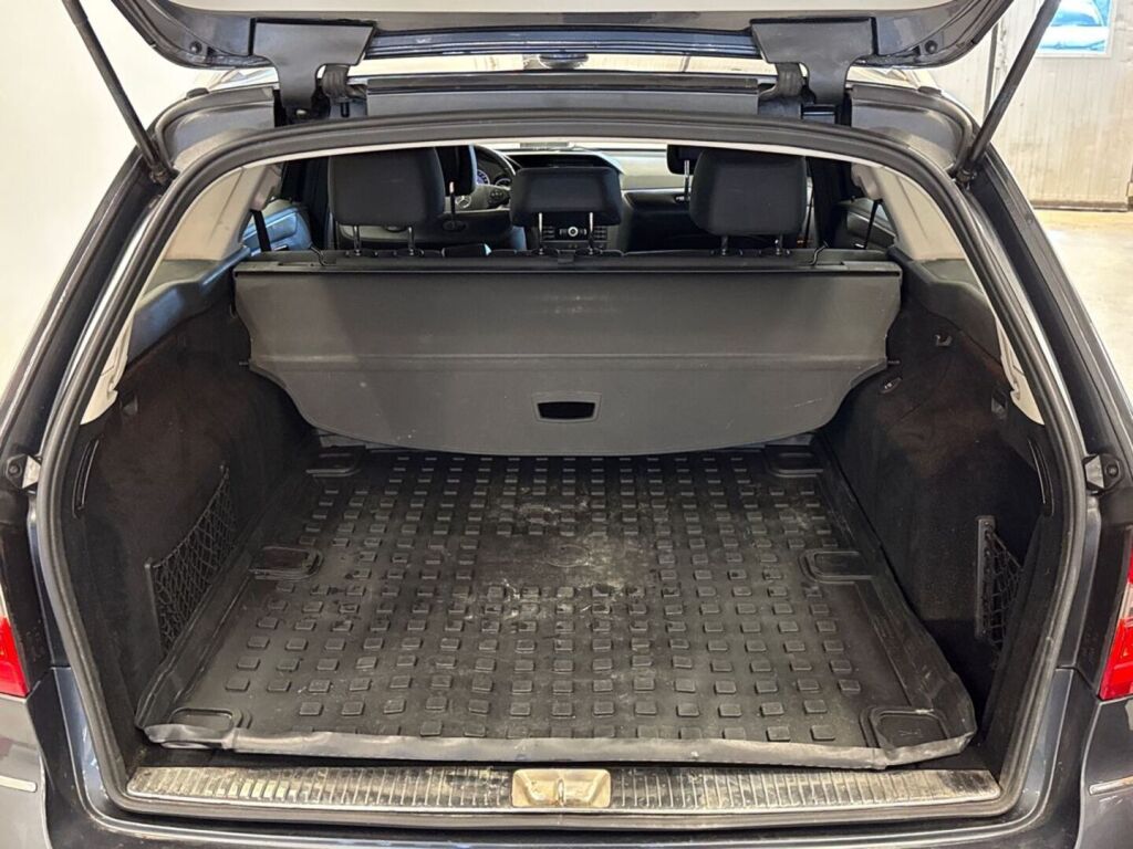 Mercedes-Benz E 2010 Harmaa