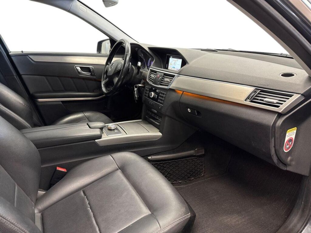 Mercedes-Benz E 2010 Harmaa