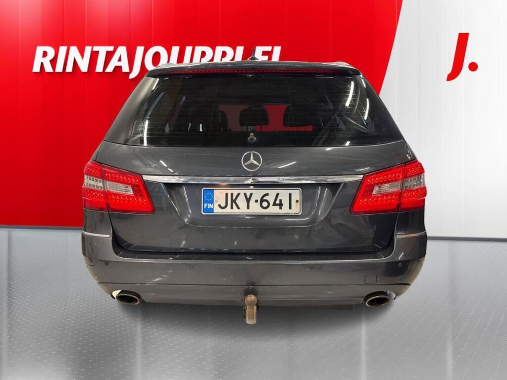 Mercedes-Benz E 2010 Harmaa