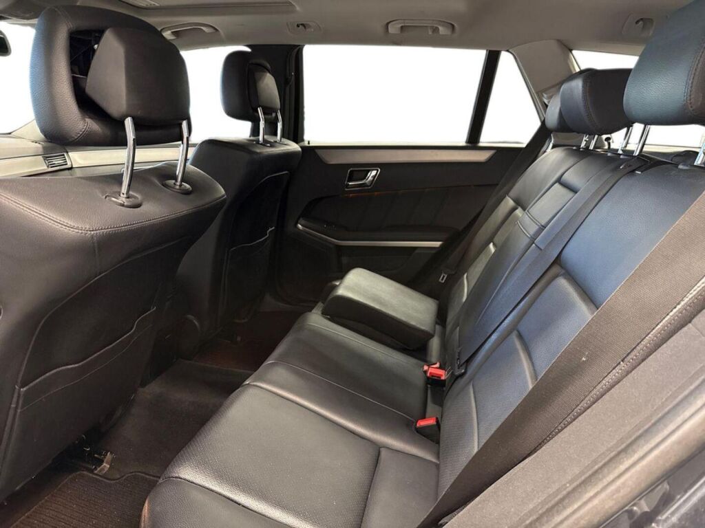 Mercedes-Benz E 2010 Harmaa