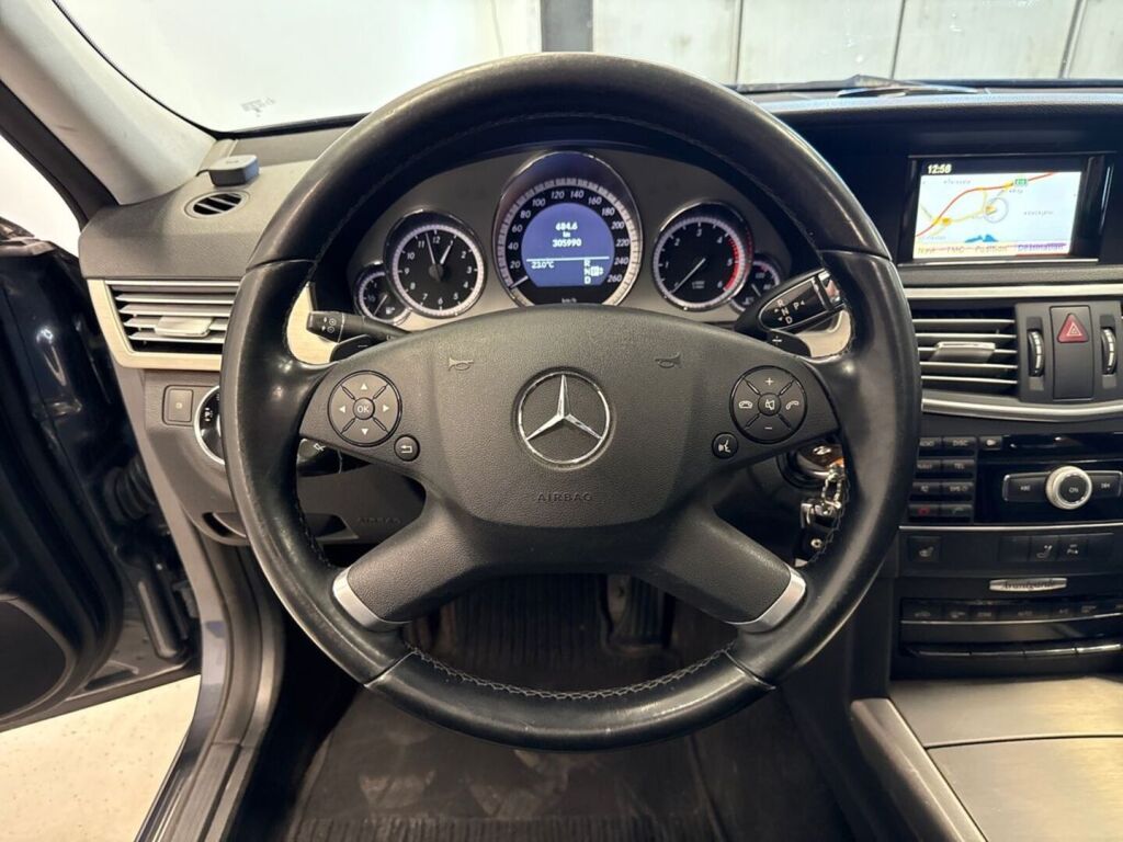 Mercedes-Benz E 2010 Harmaa