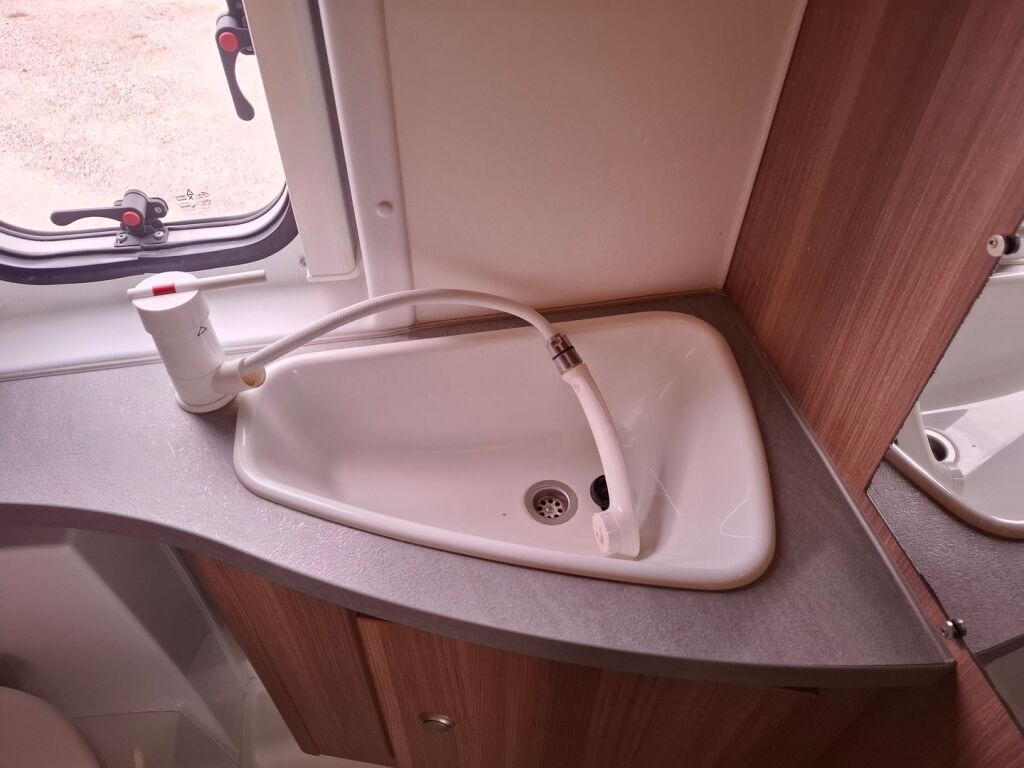 Weinsberg CaraBus VAN 600 2018 Valkoinen