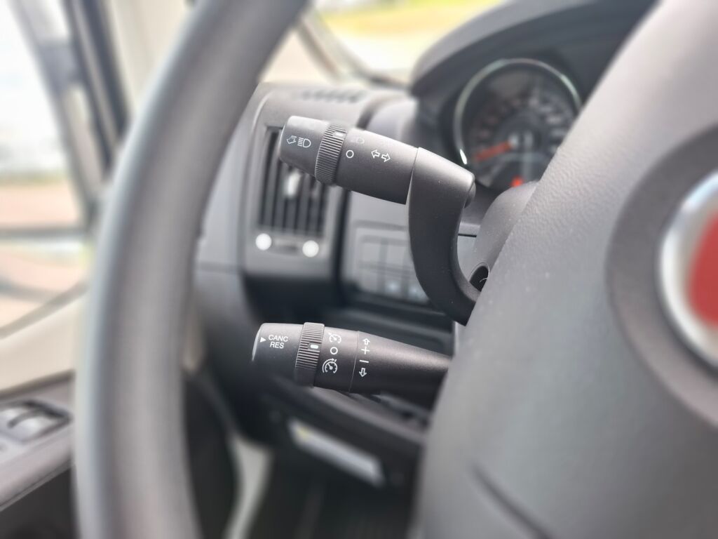 Weinsberg CaraBus VAN 600 2018 Valkoinen