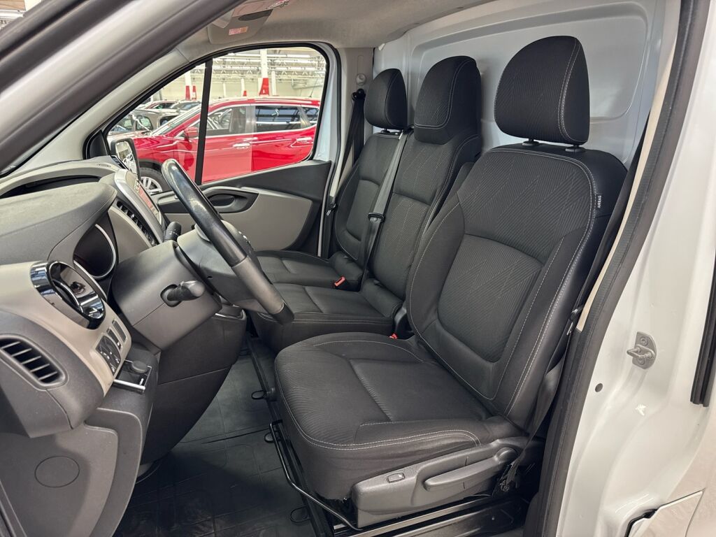 Nissan NV300 2018 Valkoinen