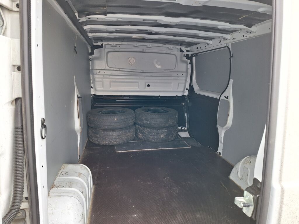 Nissan NV300 2018 Valkoinen