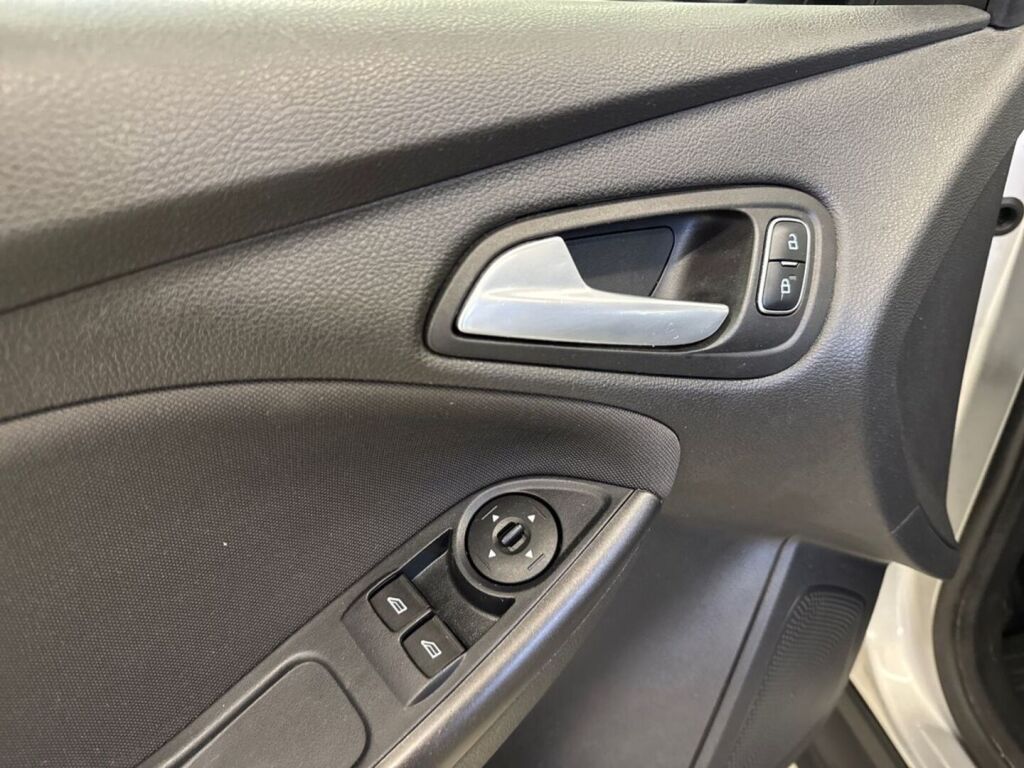 Ford Focus 2018 Harmaa