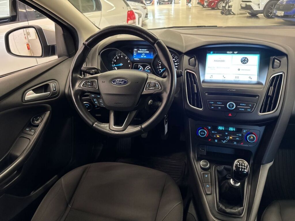 Ford Focus 2018 Harmaa