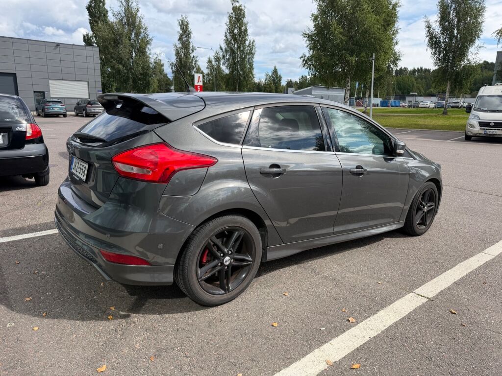 Ford Focus 2018 Harmaa