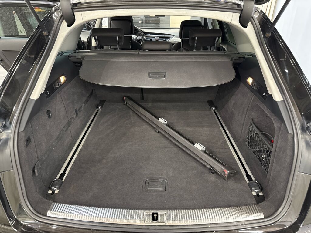 Audi A6 2012 Musta