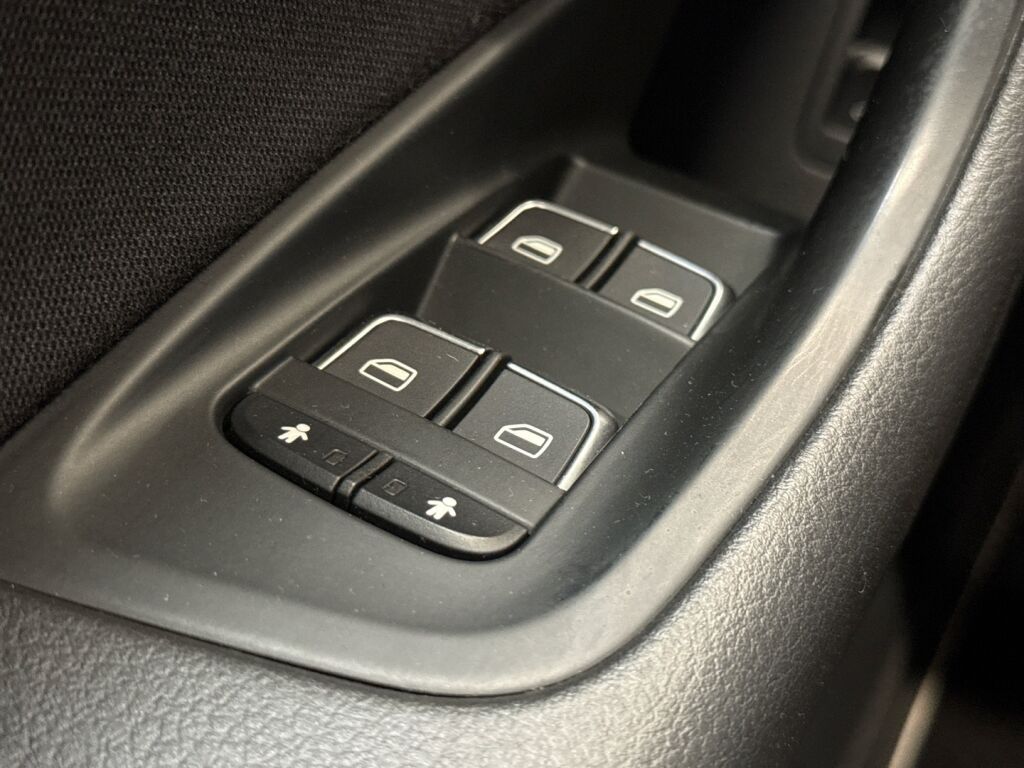 Audi A6 2012 Musta