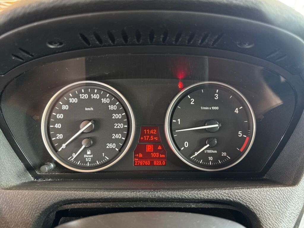BMW X5 2011 Musta