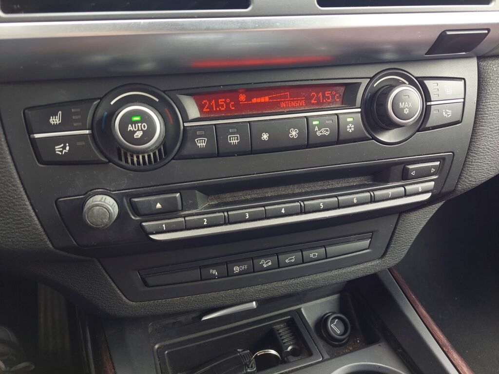 BMW X5 2011 Musta