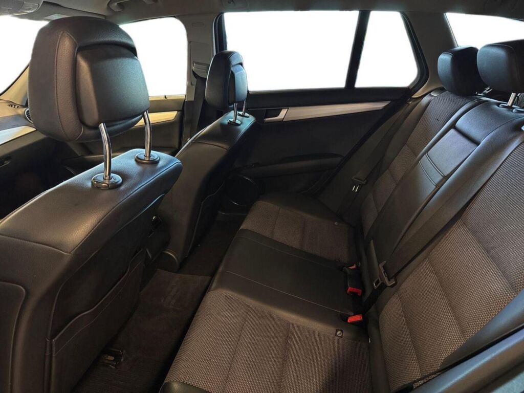 Mercedes-Benz C 2013 Musta